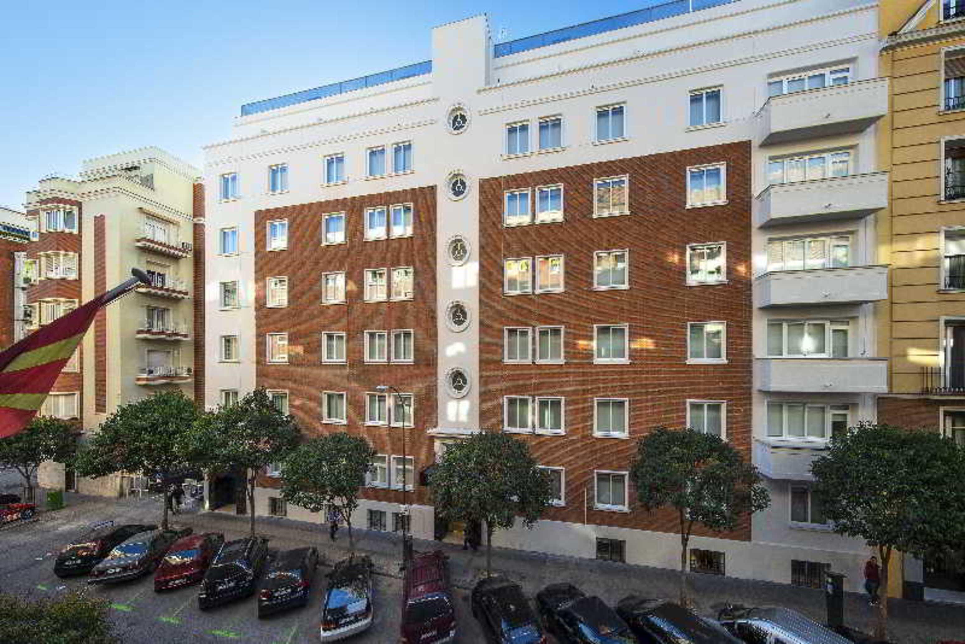 Neomagna Madrid Hotel Kültér fotó
