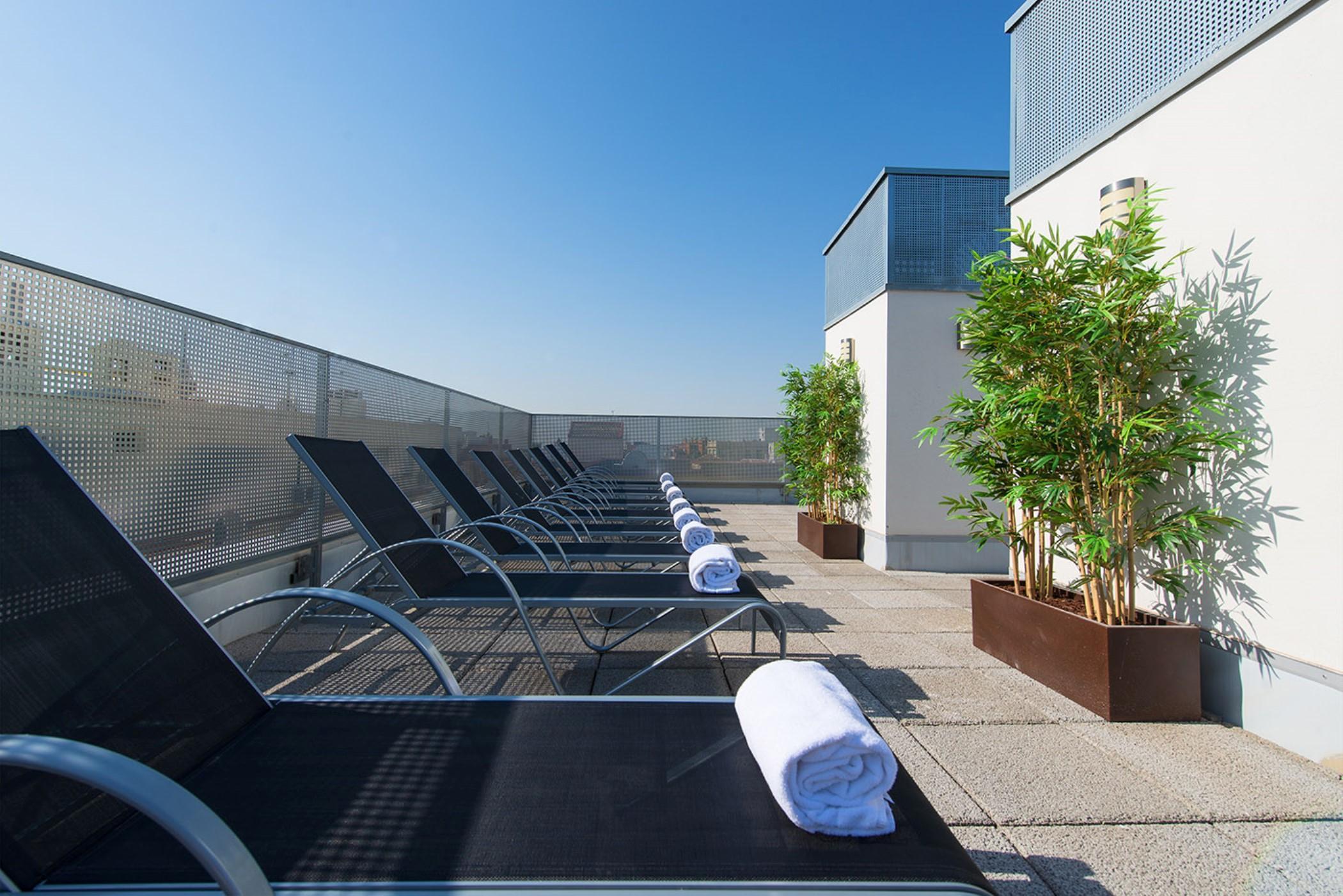 Neomagna Madrid Hotel Kültér fotó