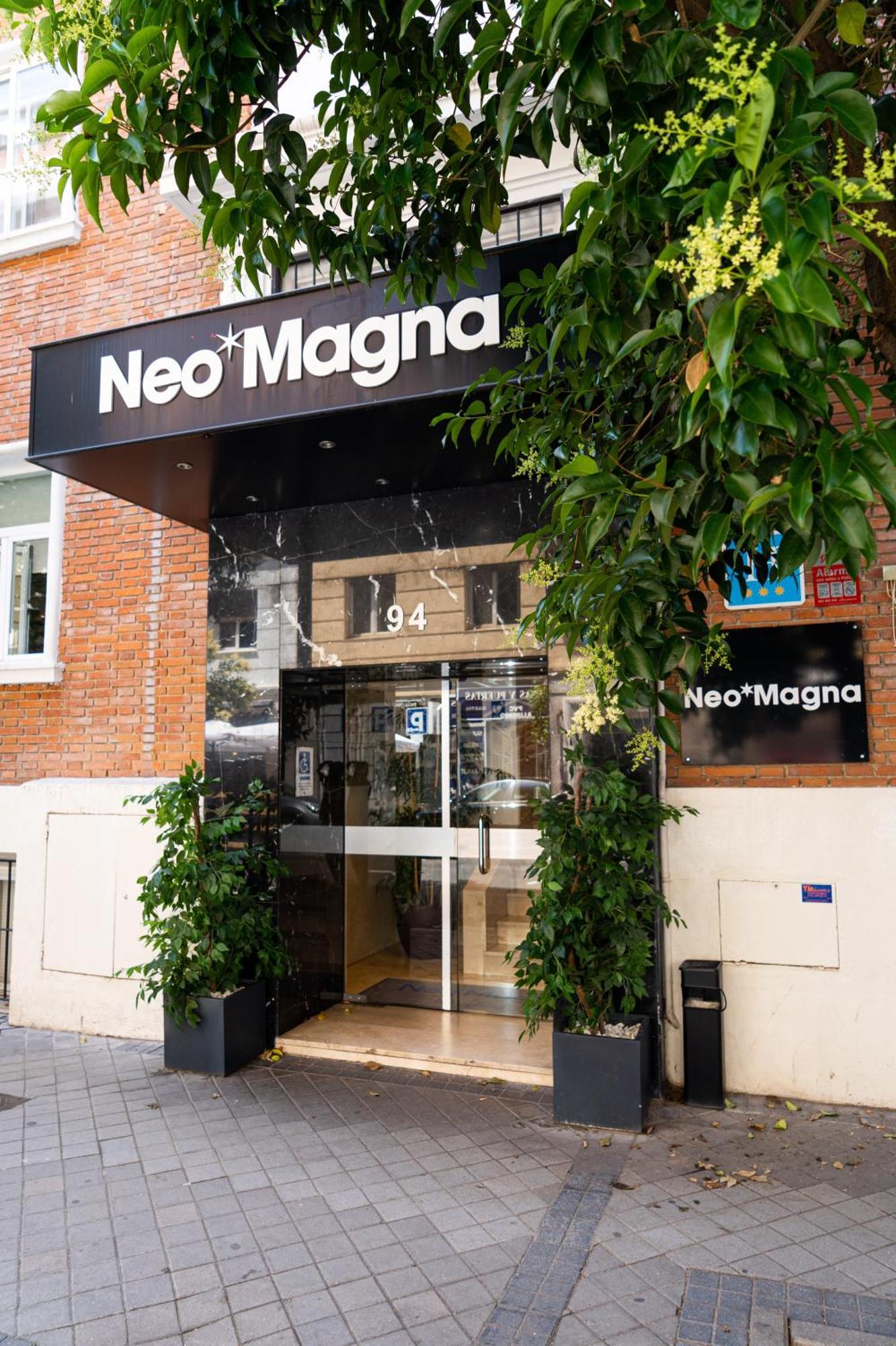 Neomagna Madrid Hotel Kültér fotó