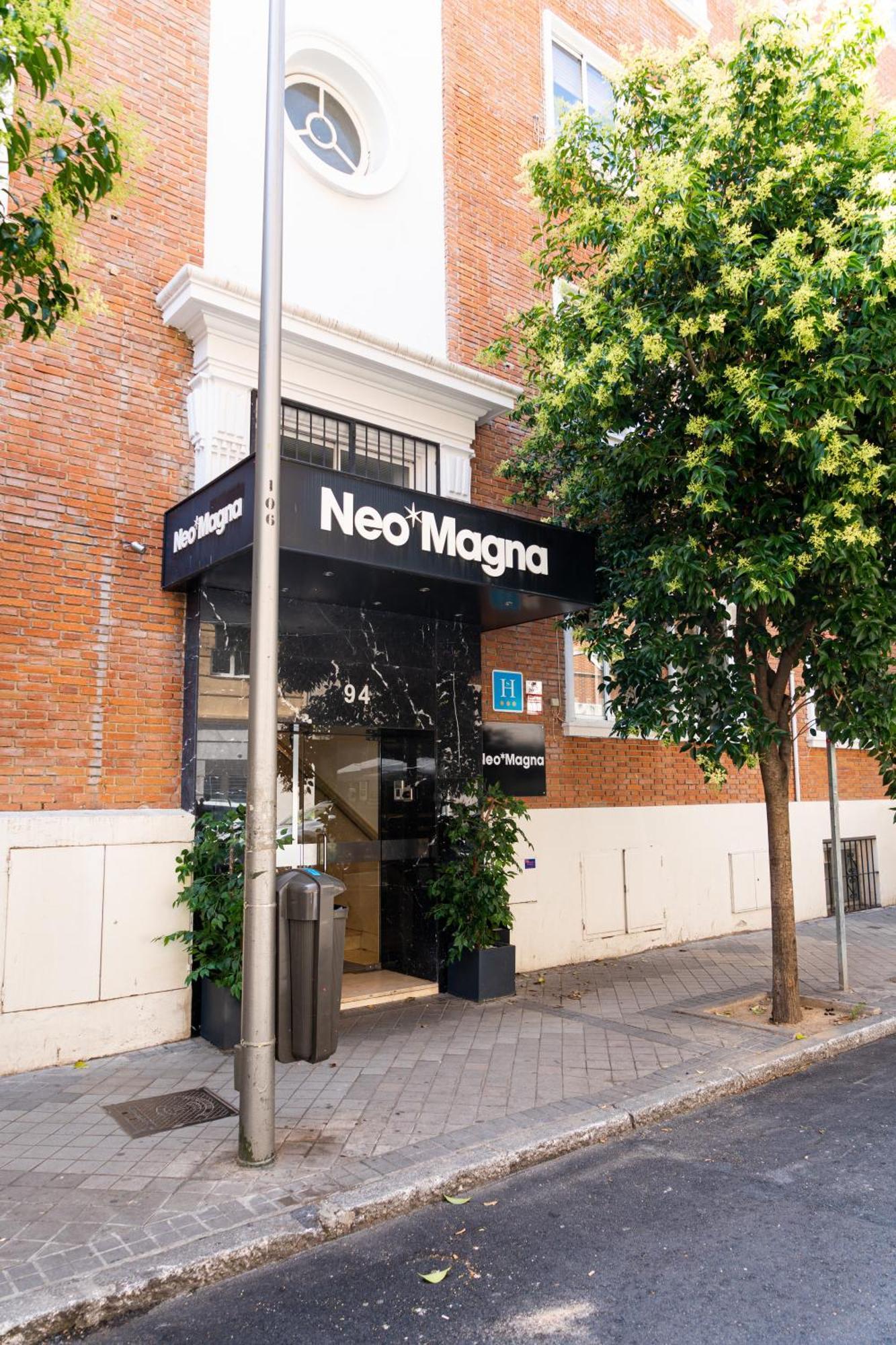 Neomagna Madrid Hotel Kültér fotó
