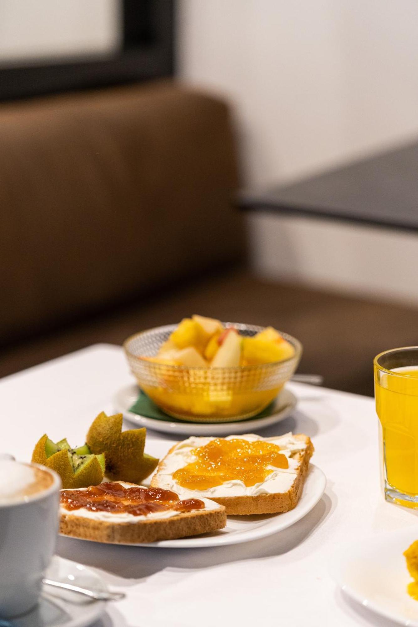 Neomagna Madrid Hotel Kültér fotó